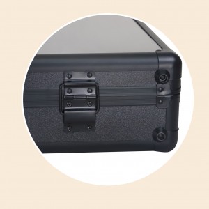 https://www.luckycasefactory.com/acrylic-aluminium-portable-display-case-manufacturer-product/
