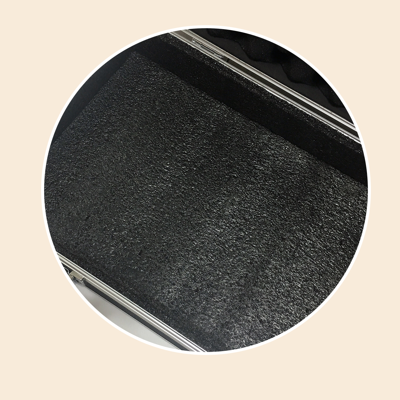 https://www.luckycasefactory.com/durable-aluminum-keyboard-case-with-foam-insert-product/