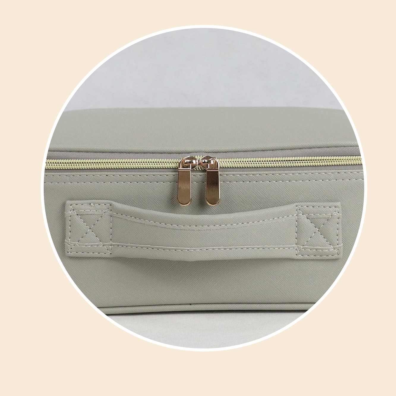 https://www.luckycasefactory.com/travel-pu-makeup-bag-with-led-mirror-lighted-cosmetic-organizer-product/