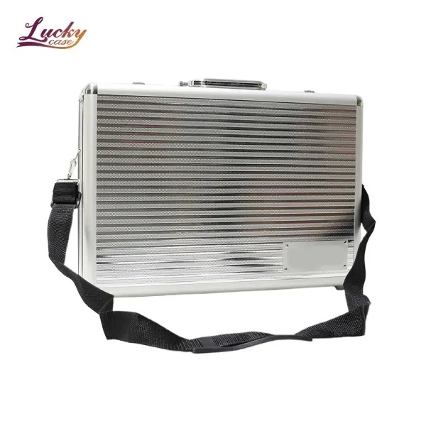 https://www.luckycasefactory.com/blog/is-an-aluminum-briefcase-safe-for-business-travel/