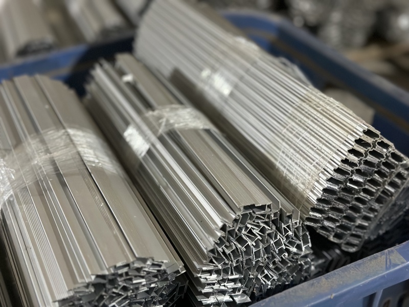 https://www.luckycasefactory.com/blog/how-aluminum-cases-are-made-and-tested-for-quality/