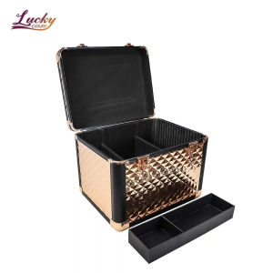 https://www.luckycasefactory.com/blog/horse-grooming-case-wholesale-compare-aluminum-plastic-fabric/