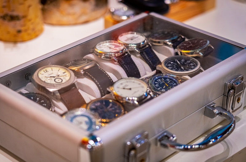 https://www.luckycasefactory.com/watch-case/