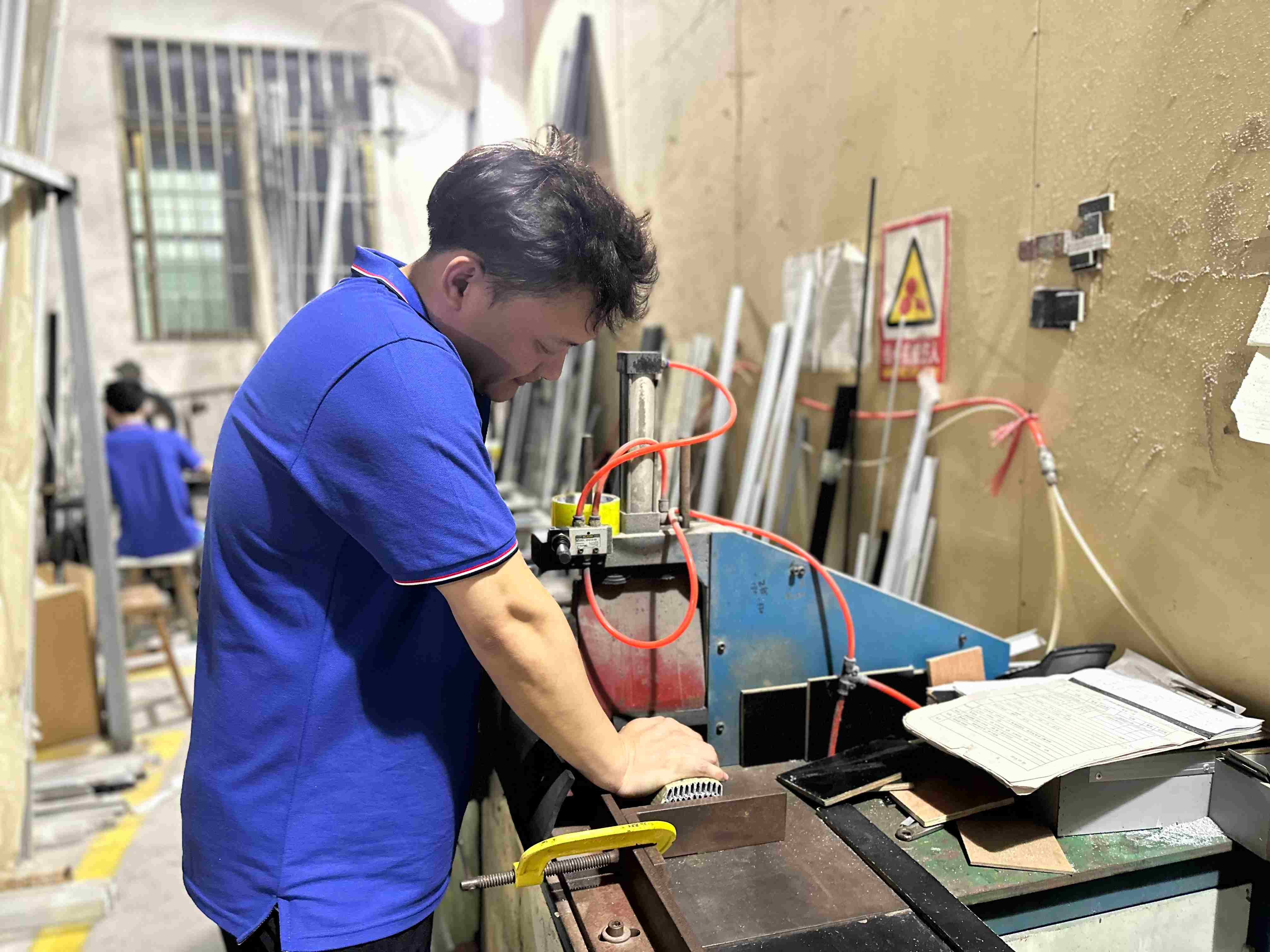 https://www.luckycasefactory.com/blog/custom-aluminum-case-manufacturing-process-from-design-to-final-production/