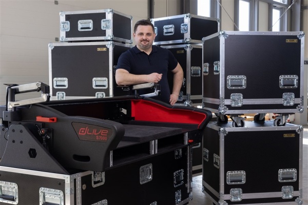 https://www.luckycasefactory.com/blog/top-tv-flight-case-manufacturers-for-led-plasma-tv-cases/