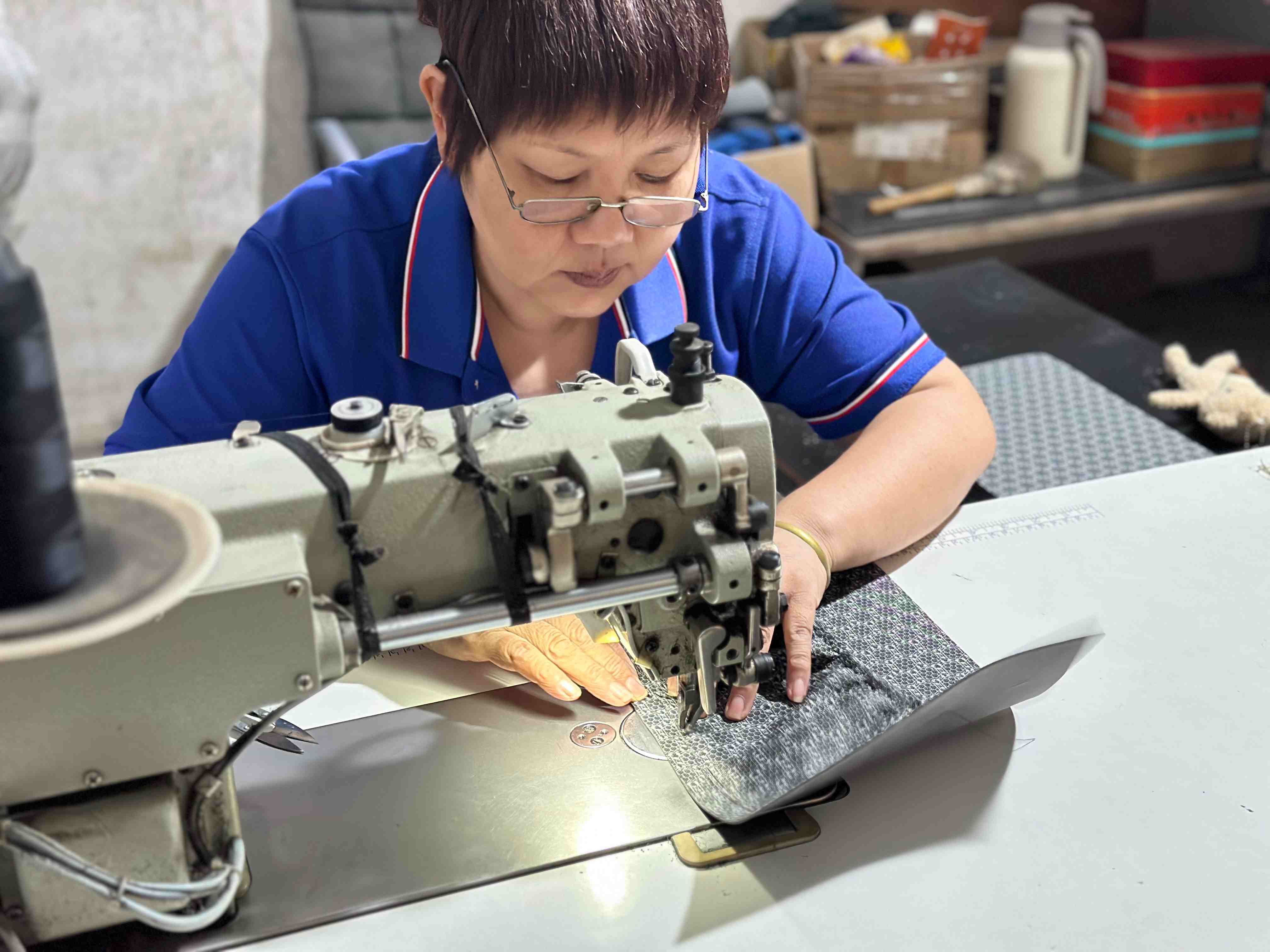 https://www.luckycasefactory.com/blog/custom-aluminum-case-manufacturing-process-from-design-to-final-production/