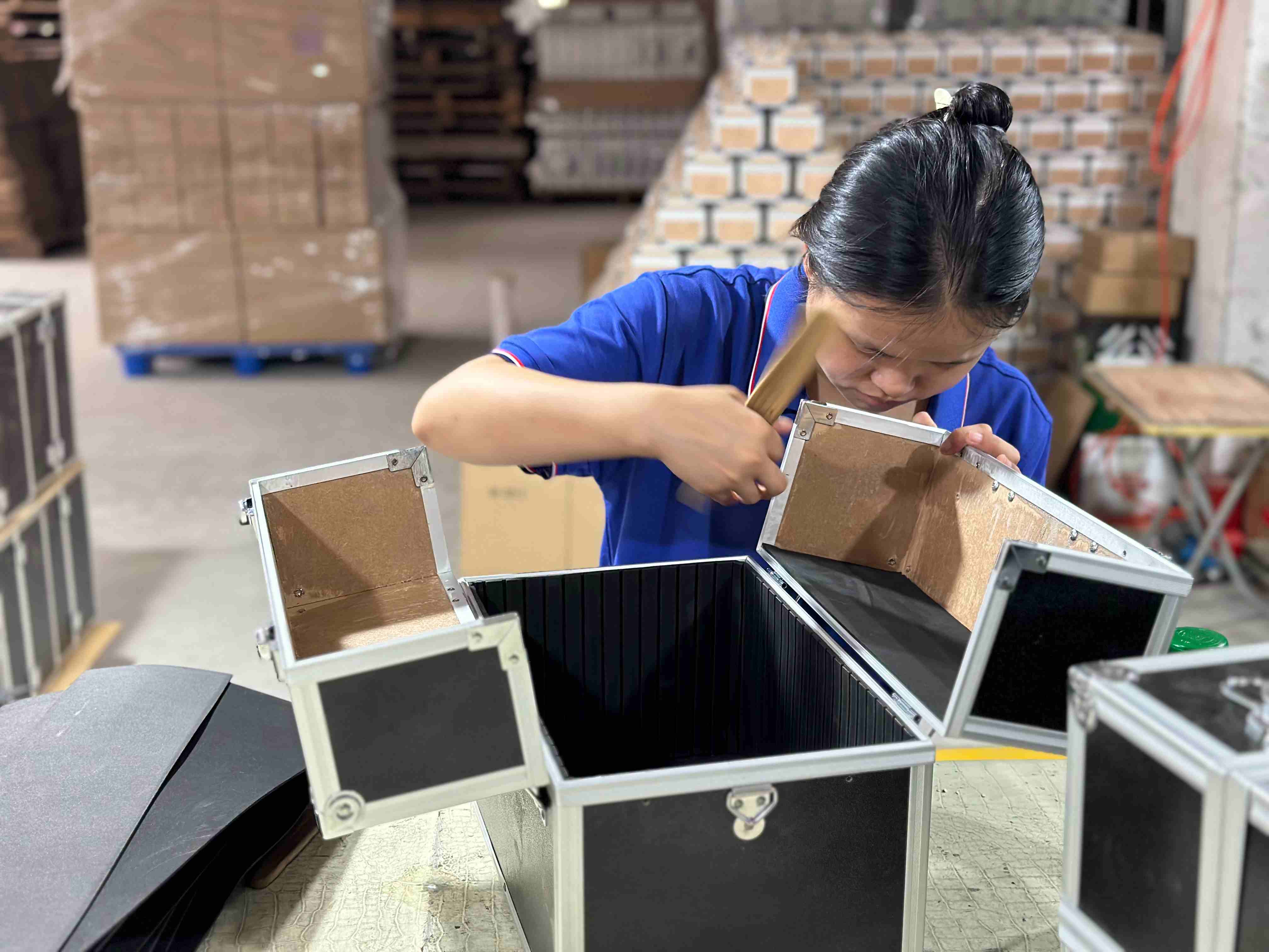https://www.luckycasefactory.com/blog/custom-aluminum-case-manufacturing-process-from-design-to-final-production/