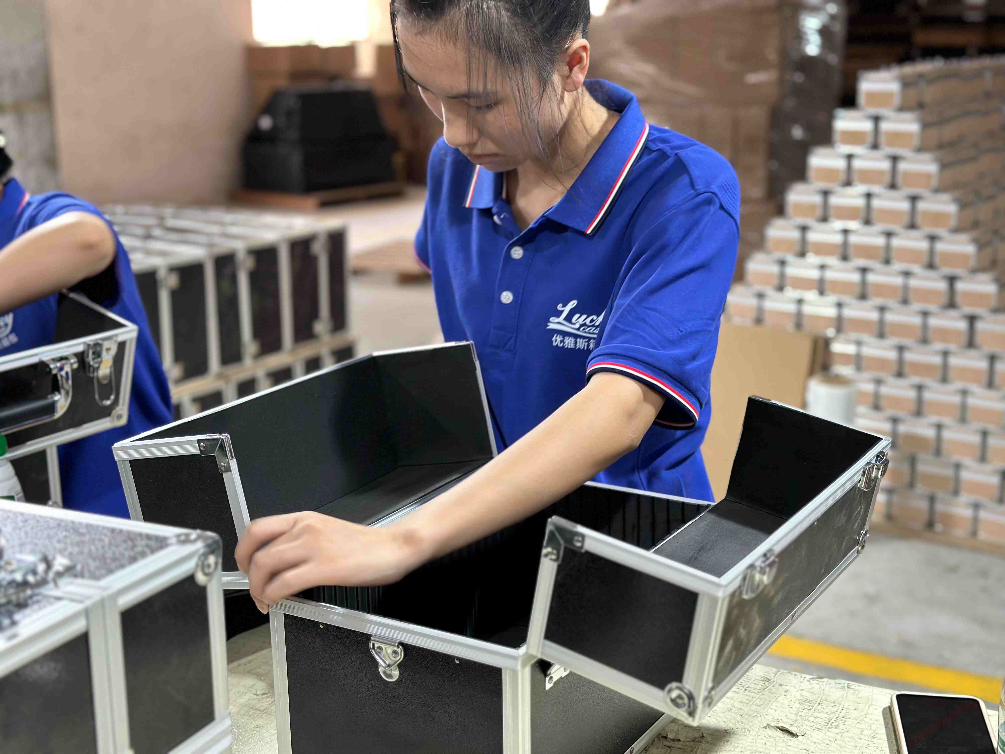 https://www.luckycasefactory.com/blog/custom-aluminum-case-manufacturing-process-from-design-to-final-production/