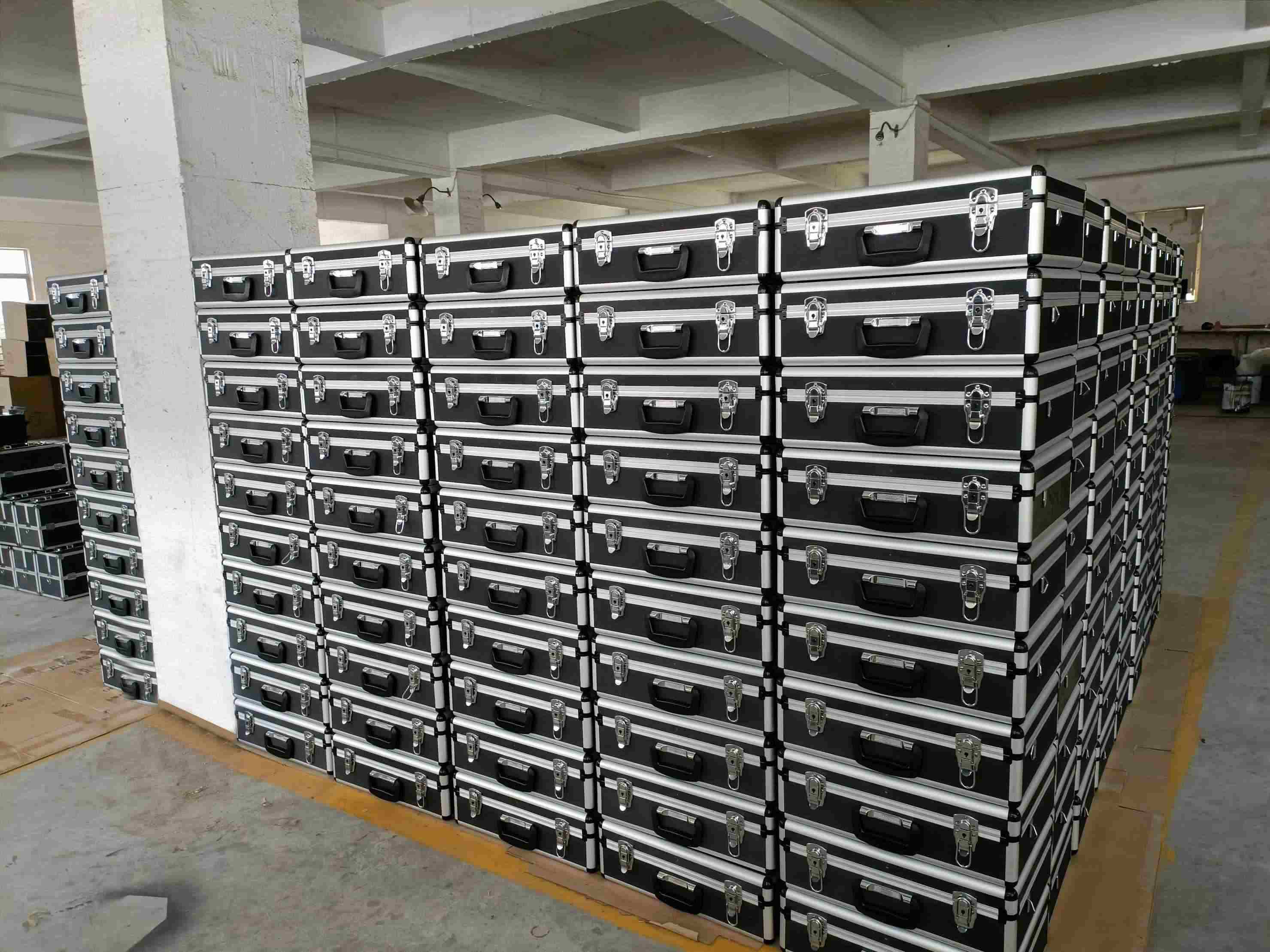 https://www.luckycasefactory.com/blog/custom-aluminum-case-manufacturing-process-from-design-to-final-production/