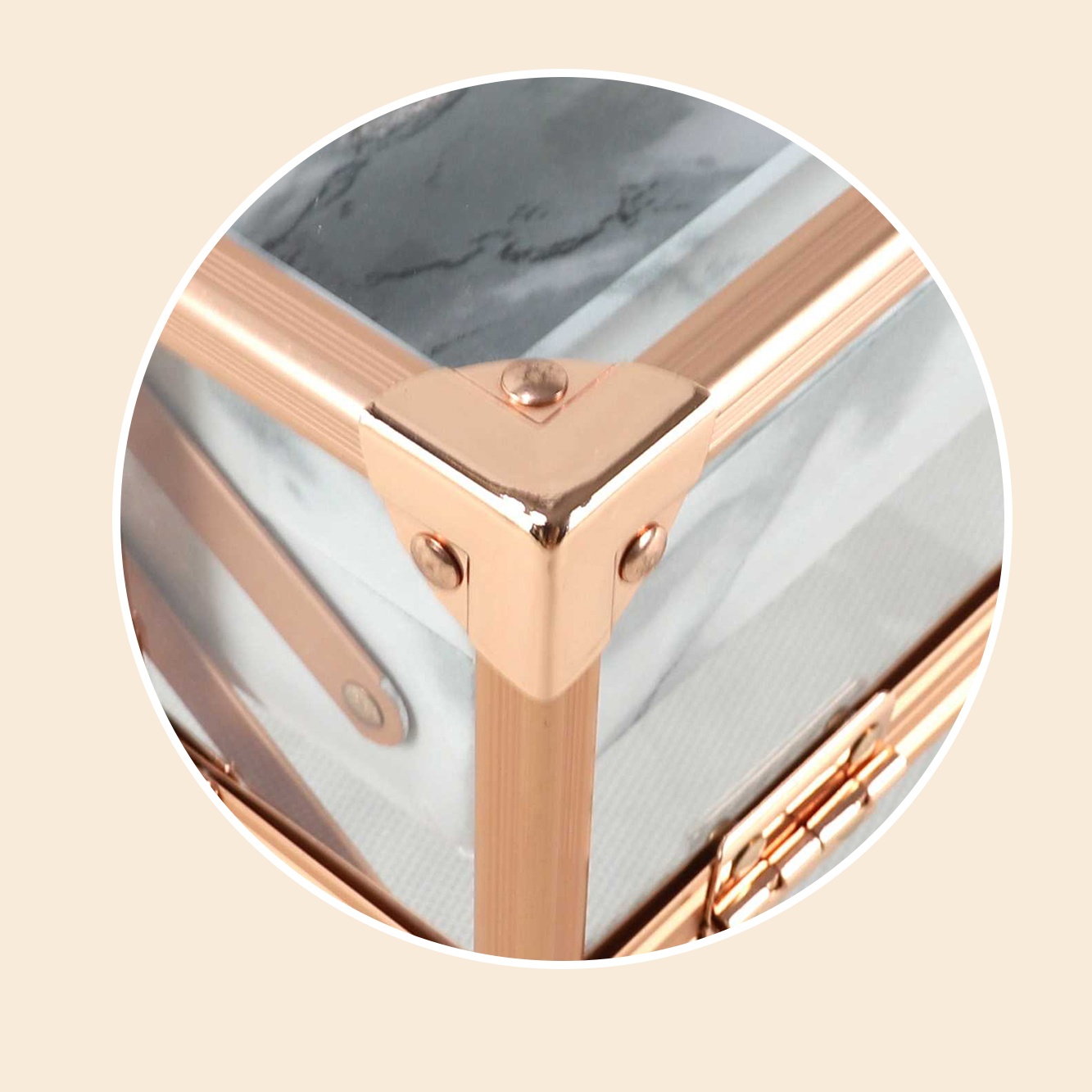 https://www.luckycasefactory.com/acrylic-makeup-case-cosmetic-case-with-marble-like-patterns-trays-product/