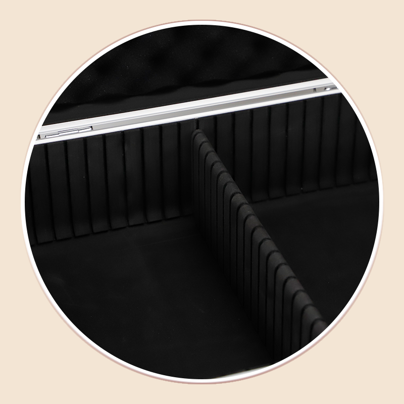 https://www.luckycasefactory.com/high-quality-aluminum-case-tool-case-with-contains-partitions-for-placing-products-product/