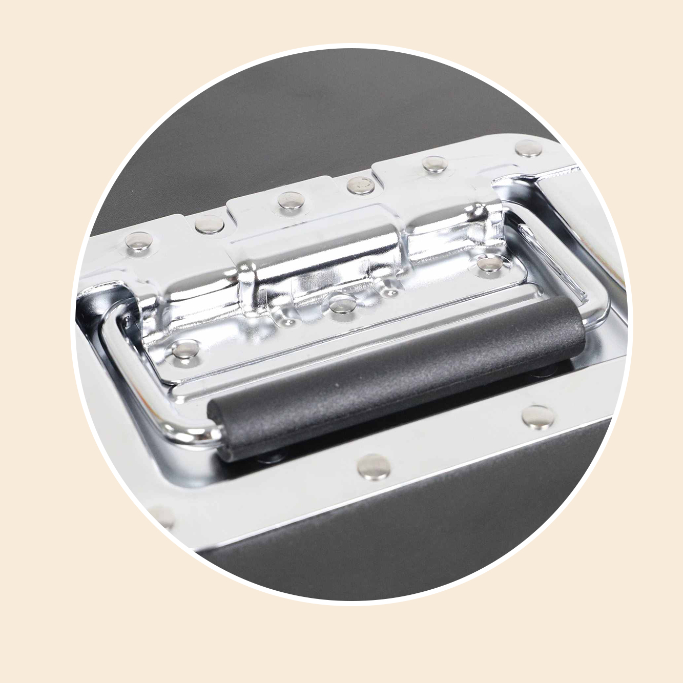 https://www.luckycasefactory.com/customizable-aluminum-tool-case-with-eva-foam-insert-product/