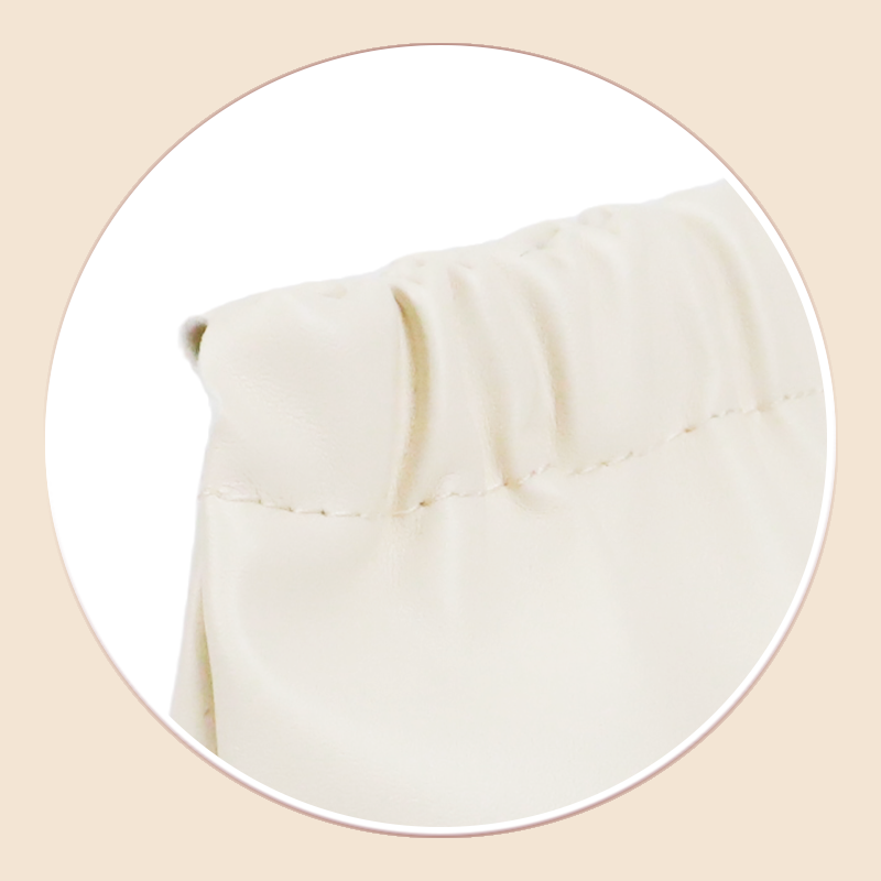 https://www.luckycasefactory.com/compact-white-pu-makeup-bag-for-travel-daily-use-product/