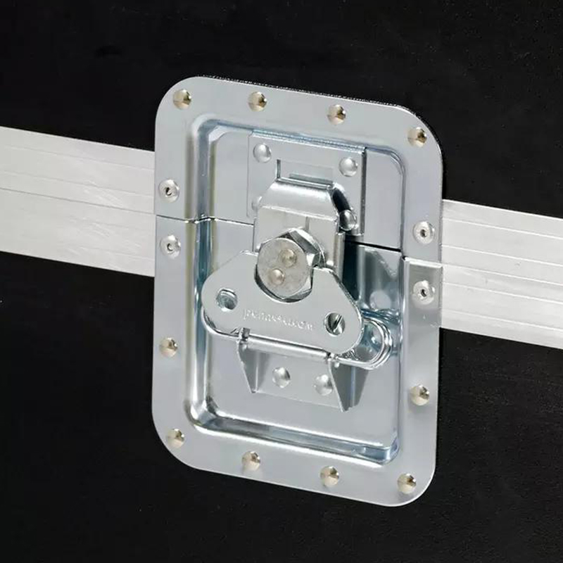 https://www.luckycasefactory.com/durable-dual-tv-flight-case-55%E2%80%B3-65%E2%80%B3-with-custom-foam-padding-product/