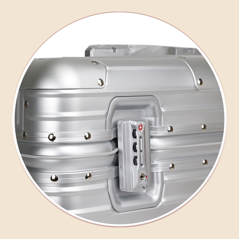 https://www.luckycasefactory.com/silver-aluminum-trolley-case-aluminum-luggage-for-boarding-product/