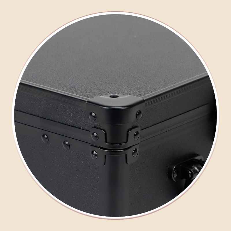 https://www.luckycasefactory.com/custom-aluminum-makeup-case-with-3-lighting-color-modes-and-flexible-brightness-settings-product/