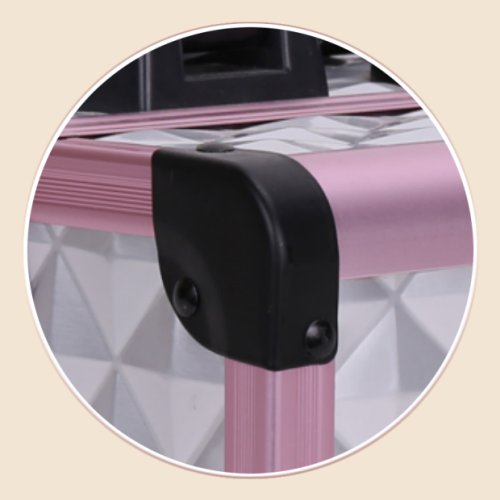 https://www.luckycasefactory.com/portable-hard-shell-beauty-case-with-mirror-and-2-trays-product/