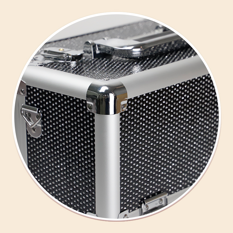 https://www.luckycasefactory.com/aluminum-makeup-case-cosmetic-case-with-tiered-trays-product/