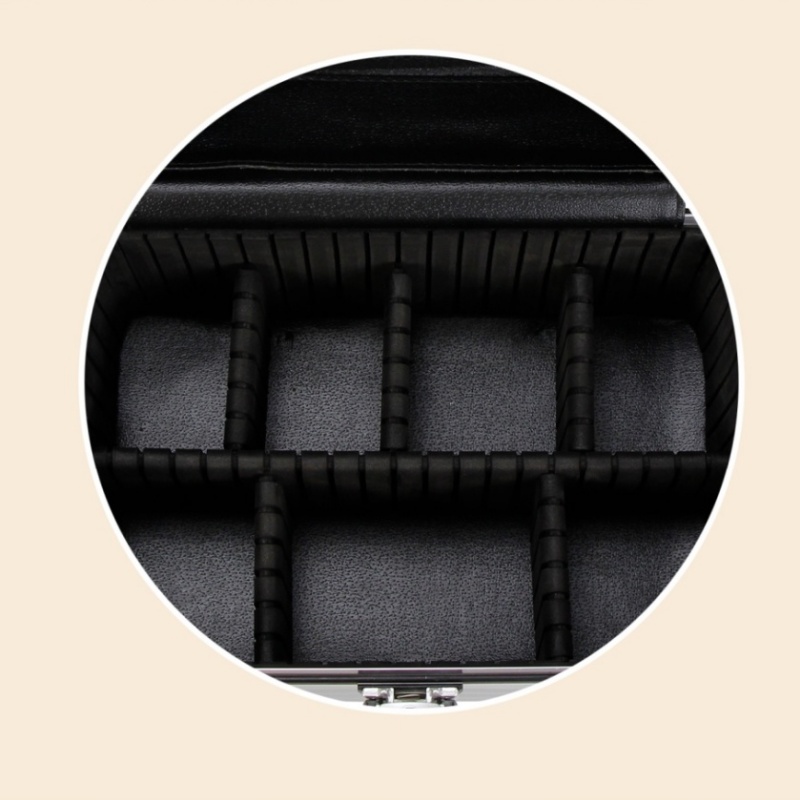 https://www.luckycasefactory.com/portable-cosmetic-case-nail-polish-case-with-secure-lock-and-handle-product/