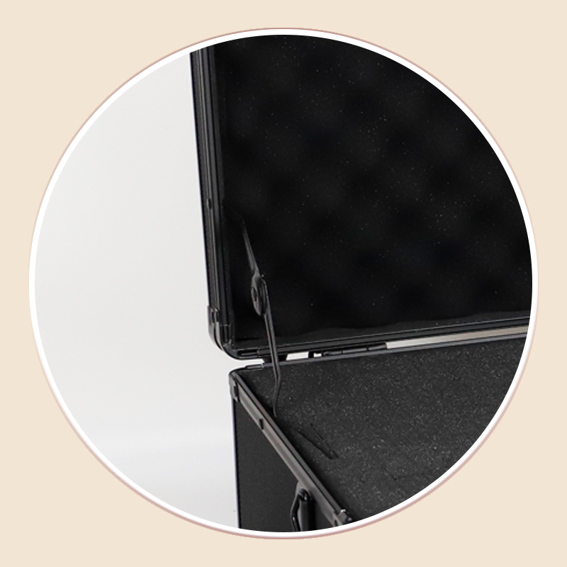 https://www.luckycasefactory.com/customizable-aluminum-case-tool-carrying-case-with-pick-and-pluck-diy-foam-product/