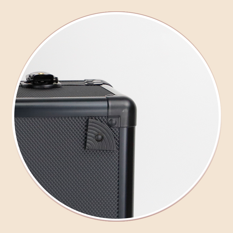 https://www.luckycasefactory.com/customizable-aluminum-case-tool-carrying-case-with-pick-and-pluck-diy-foam-product/