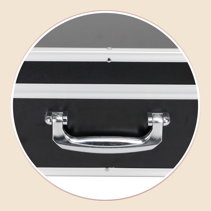 https://www.luckycasefactory.com/large-capacity-aluminum-case-with-eva-foam-for-navigation-apparatus-product/