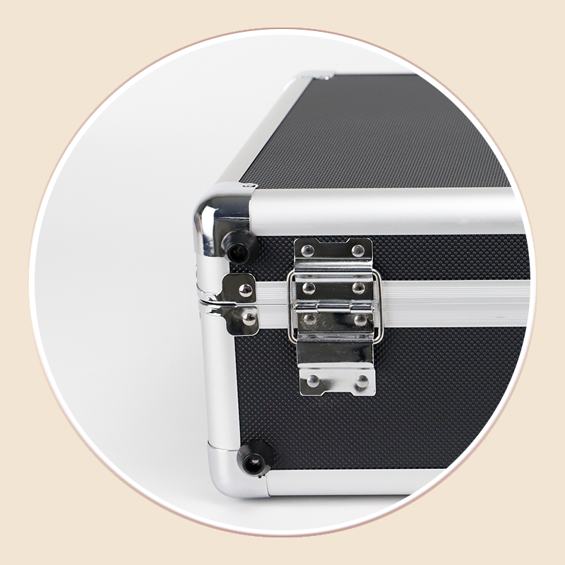 https://www.luckycasefactory.com/high-quality-aluminum-case-tool-case-with-contains-partitions-for-placing-products-product/