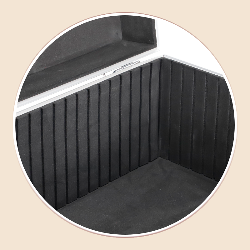 https://www.luckycasefactory.com/large-capacity-aluminum-case-with-eva-foam-for-navigation-apparatus-product/