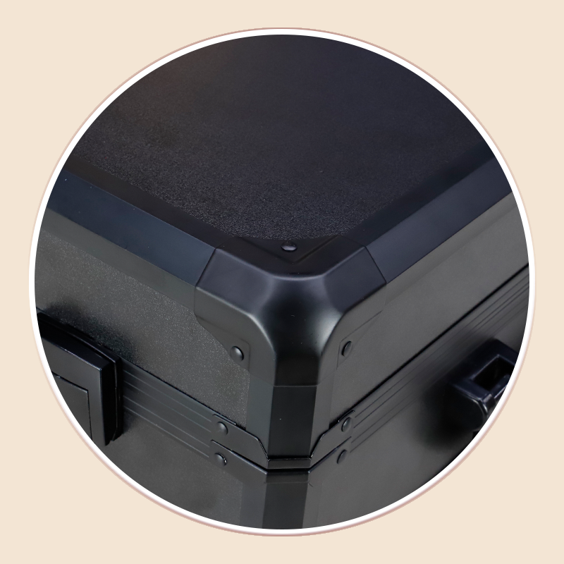 https://www.luckycasefactory.com/black-aluminum-trolley-case-with-detachable-universal-wheels-for-laboratory-equipment-product/