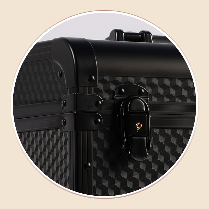 https://www.luckycasefactory.com/aluminum-makeup-rolling-case-aluminum-cosmetic-case-for-professional-makeup-artist-product/