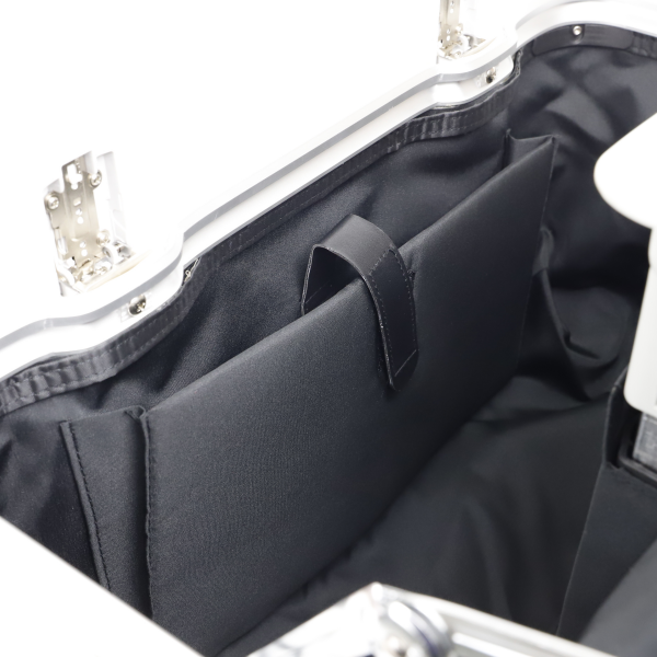 https://www.luckycasefactory.com/blog/aluminum-travel-case-and-suitcase-guide/