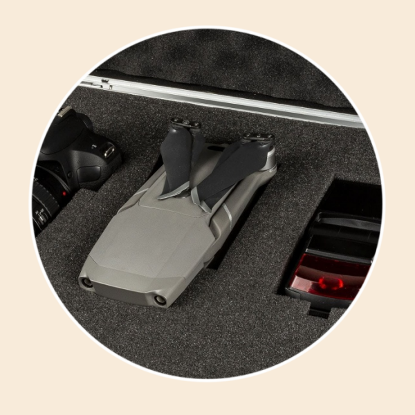 https://www.luckycasefactory.com/customizable-aluminum-case-storage-case-with-diy-foam-product/