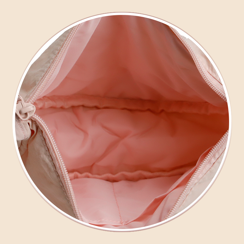 https://www.luckycasefactory.com/portable-pink-makeup-bag-for-daily-cosmetic-storage-product/