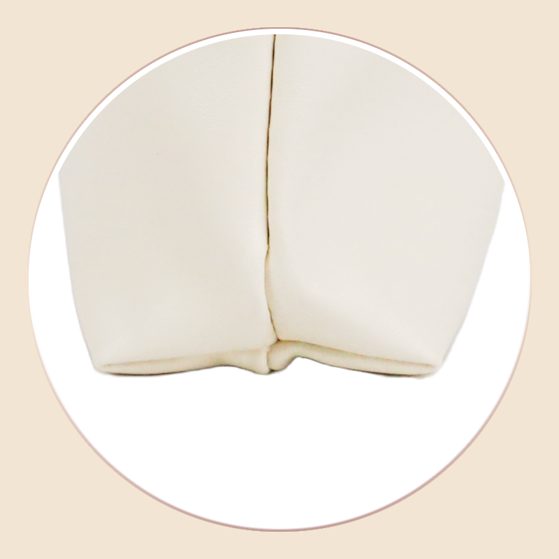 https://www.luckycasefactory.com/compact-white-pu-makeup-bag-for-travel-daily-use-product/