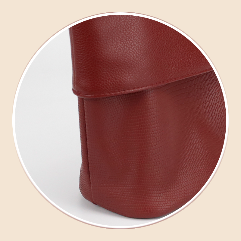 https://www.luckycasefactory.com/portable-wine-red-pu-cosmetic-bag-stretchable-makeup-bag-for-travel-or-daily-use-product/