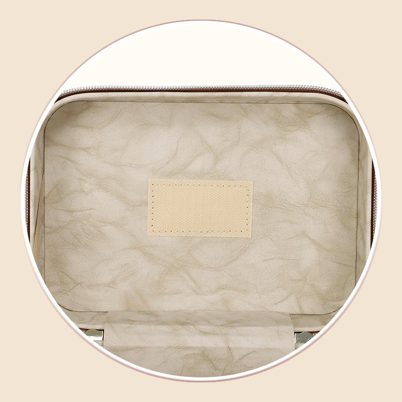 https://www.luckycasefactory.com/pu-cosmetic-bag-with-3-color-led-light-and-detachable-mirror-product/