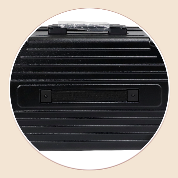 https://www.luckycasefactory.com/custom-beauty-makeup-case-with-elastic-trolley-sleeve-and-makeup-brush-holder-product/