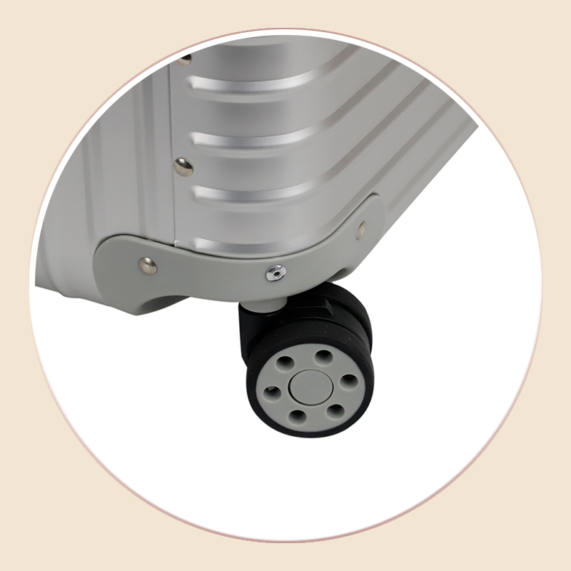 https://www.luckycasefactory.com/silver-aluminum-trolley-case-aluminum-luggage-for-boarding-product/