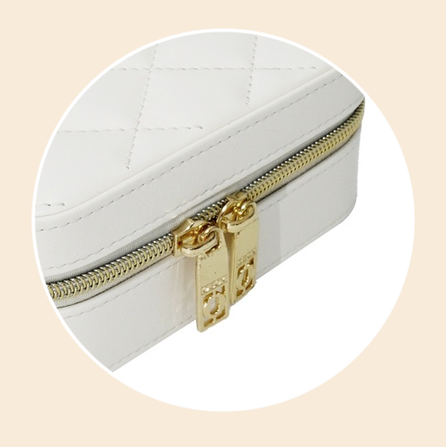 https://www.luckycasefactory.com/portable-makeup-case-elegant-vanity-case-with-touch-led-mirror-product/