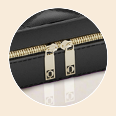 https://www.luckycasefactory.com/travel-makeup-bag-with-adjustable-led-mirror-product/