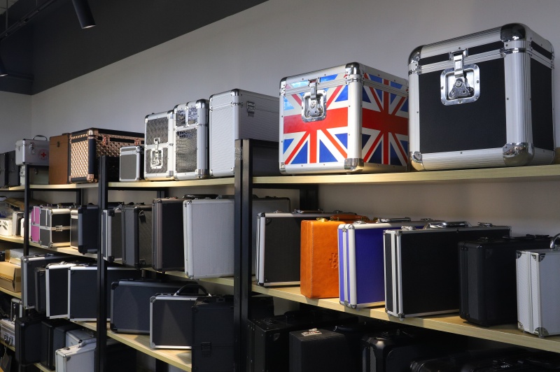 https://www.luckycasefactory.com/blog/why-this-aluminum-case-factory-in-china-goes-beyond-basic-manufacturing/