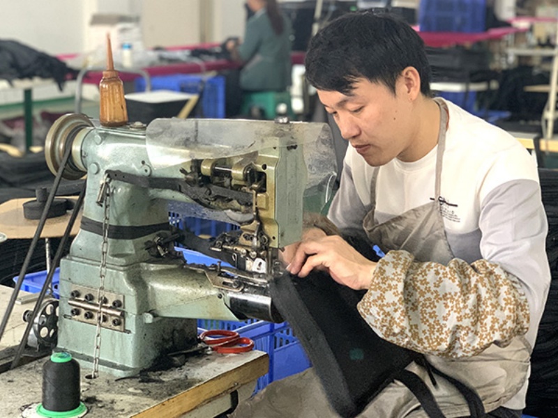 https://www.luckycasefactory.com/blog/aluminum-case-manufacturer-china-custom-equipment-protection-solutions-for-global-businesses/