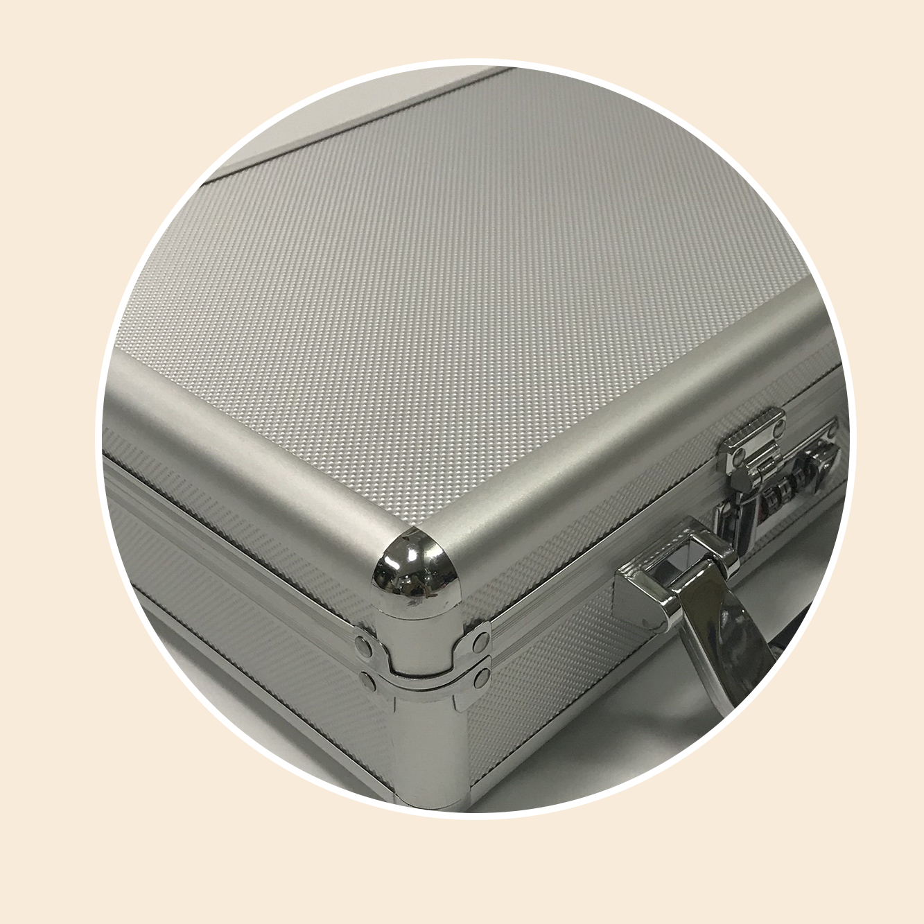 https://www.luckycasefactory.com/portable-aluminum-gun-case-with-combination-locks-product/