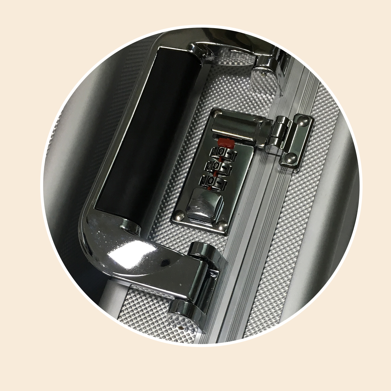 https://www.luckycasefactory.com/portable-aluminum-gun-case-with-combination-locks-product/