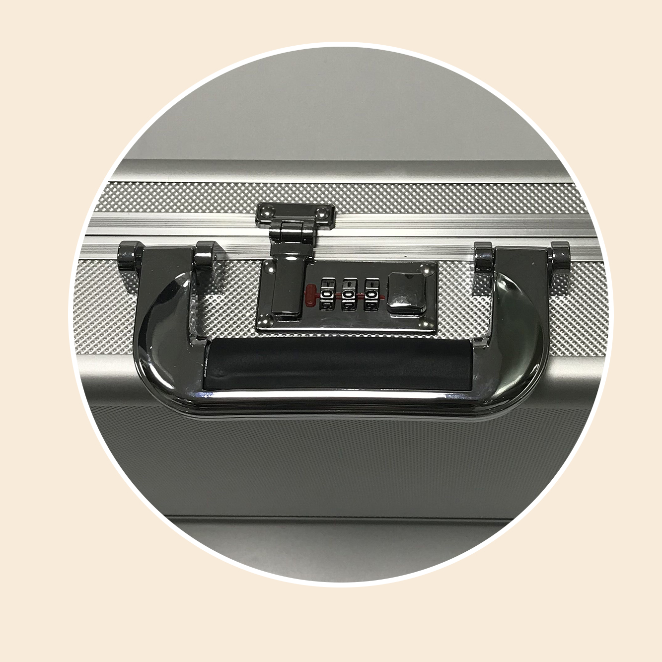 https://www.luckycasefactory.com/portable-aluminum-gun-case-with-combination-locks-product/