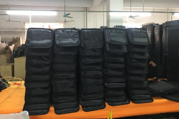 https://www.luckycasefactory.com/blog/top-makeup-bag-manufacturer-2026-buyers-guide/