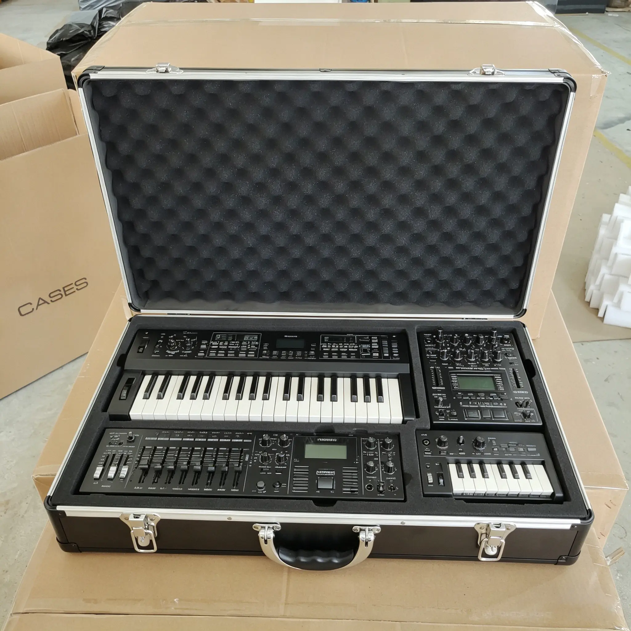 https://www.luckycasefactory.com/blog/how-to-protect-professional-equipment-during-long-distance-transportation/